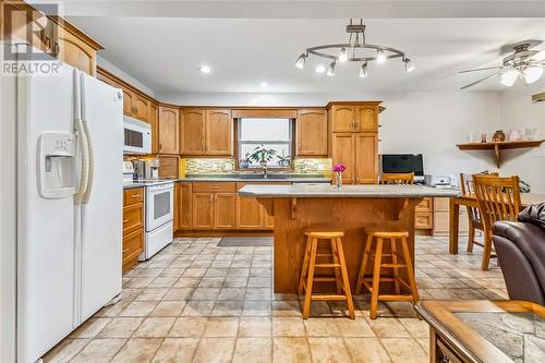 20 Crusoe Place, Ingersoll, ON - Indoor Photo Showing Kitchen