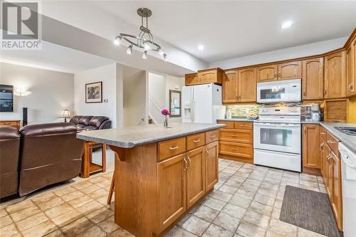 20 Crusoe Place, Ingersoll, ON - Indoor Photo Showing Kitchen