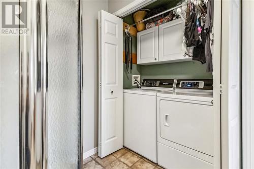 20 Crusoe Place, Ingersoll, ON - Indoor Photo Showing Laundry Room