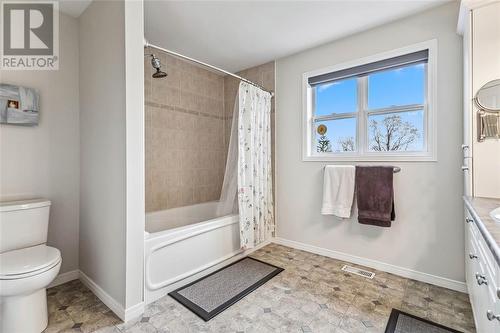 20 Crusoe Place, Ingersoll, ON - Indoor Photo Showing Bathroom