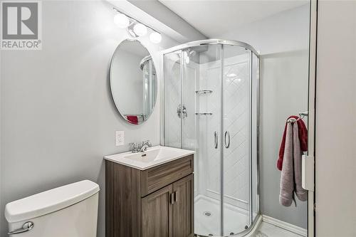 20 Crusoe Place, Ingersoll, ON - Indoor Photo Showing Bathroom