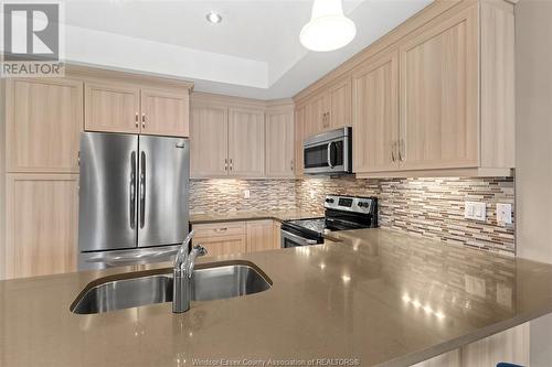 2212 Gatwick, Windsor, ON - Indoor Photo Showing Kitchen With Double Sink With Upgraded Kitchen