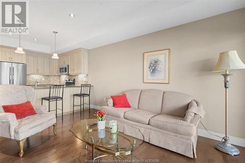 2212 Gatwick, Windsor, ON - Indoor Photo Showing Living Room