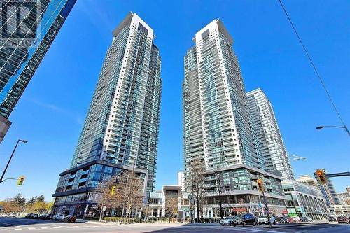 3208 - 5168 Yonge Street, Toronto, ON - Outdoor With Facade