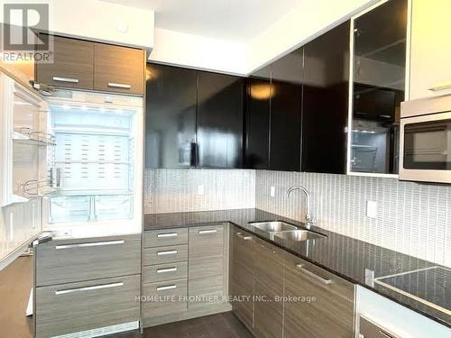 3208 - 5168 Yonge Street, Toronto, ON - Indoor Photo Showing Kitchen With Double Sink With Upgraded Kitchen