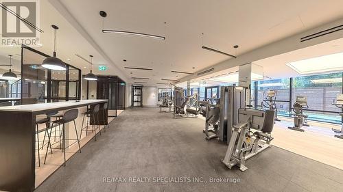 1701 - 127 Broadway Avenue S, Toronto, ON - Indoor Photo Showing Gym Room