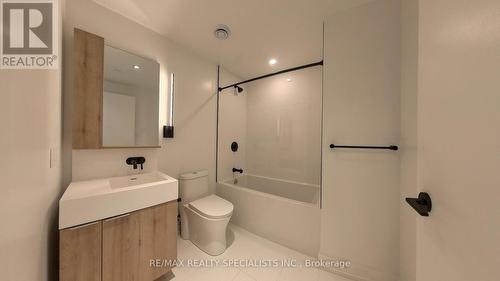 1701 - 127 Broadway Avenue S, Toronto, ON - Indoor Photo Showing Bathroom