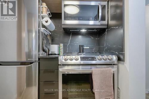 812 - 5 Everson Drive, Toronto, ON - Indoor Photo Showing Kitchen