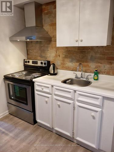 37 Mutual Street, Toronto, ON - Indoor Photo Showing Kitchen