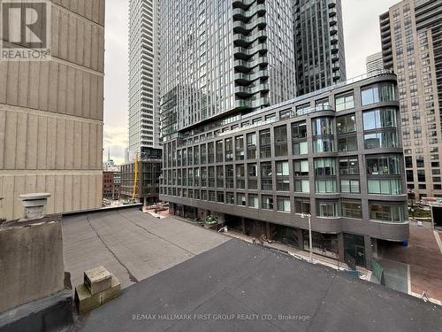 37 Mutual Street, Toronto, ON - Outdoor With Facade