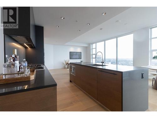 Xx07 1289 Hornby Street, Vancouver, BC - Indoor Photo Showing Kitchen With Upgraded Kitchen