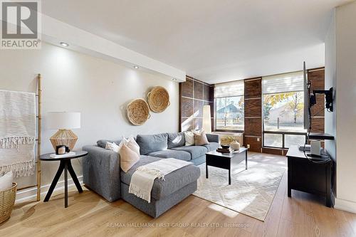 106 - 1540 Pickering Parkway, Pickering, ON - Indoor Photo Showing Living Room