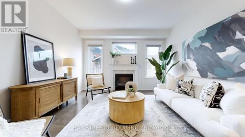 202 Paradelle Drive, Richmond Hill, ON - Indoor Photo Showing Living Room With Fireplace