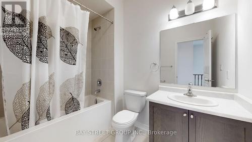 202 Paradelle Drive, Richmond Hill, ON - Indoor Photo Showing Bathroom