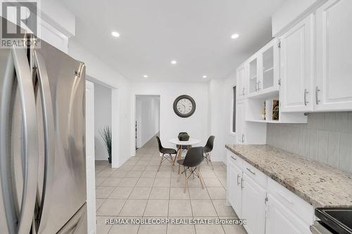 182 Tall Grass Trail, Vaughan, ON - Indoor Photo Showing Kitchen