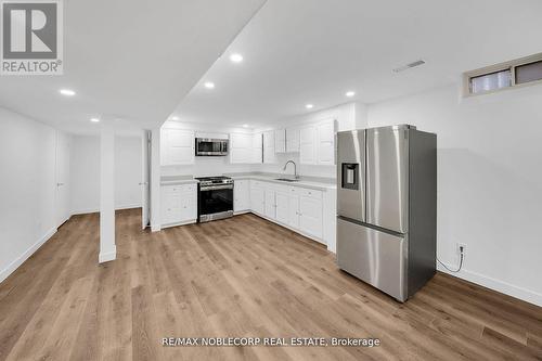 182 Tall Grass Trail, Vaughan, ON - Indoor Photo Showing Kitchen With Stainless Steel Kitchen