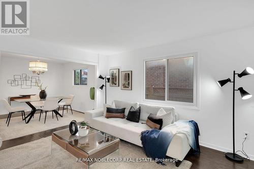 182 Tall Grass Trail, Vaughan, ON - Indoor Photo Showing Living Room