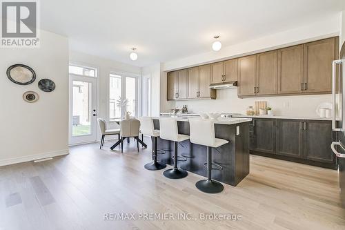 48 Sambro Lane, Whitchurch-Stouffville, ON - Indoor Photo Showing Kitchen With Upgraded Kitchen