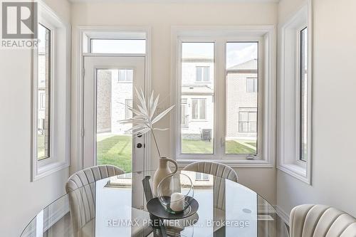 48 Sambro Lane, Whitchurch-Stouffville, ON - Indoor Photo Showing Dining Room