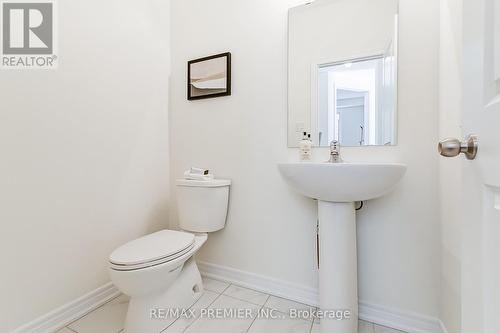 48 Sambro Lane, Whitchurch-Stouffville, ON - Indoor Photo Showing Bathroom