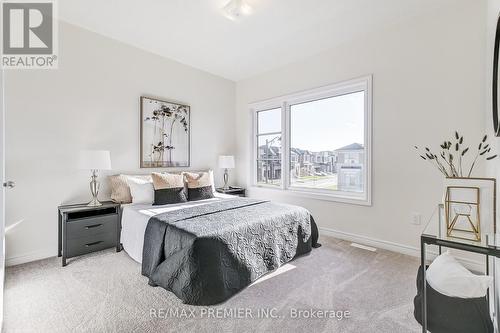 48 Sambro Lane, Whitchurch-Stouffville, ON - Indoor Photo Showing Bedroom