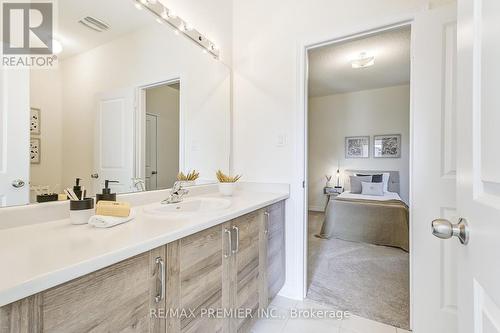 48 Sambro Lane, Whitchurch-Stouffville, ON - Indoor Photo Showing Bathroom