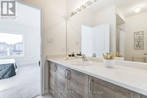 48 Sambro Lane, Whitchurch-Stouffville, ON - Indoor Photo Showing Bathroom