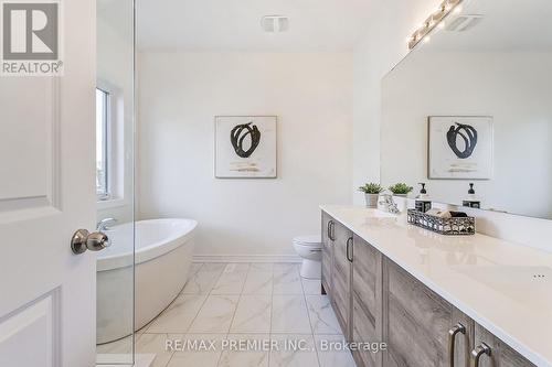 48 Sambro Lane, Whitchurch-Stouffville, ON - Indoor Photo Showing Bathroom