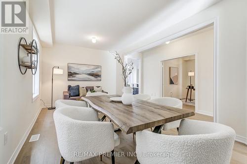 48 Sambro Lane, Whitchurch-Stouffville, ON - Indoor Photo Showing Dining Room