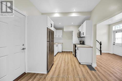 346 Emerald Street N, Hamilton, ON - Indoor Photo Showing Kitchen