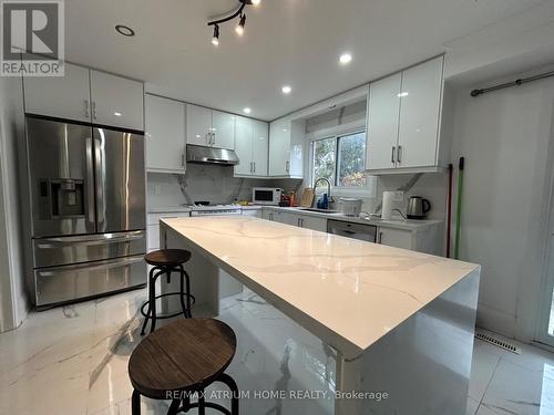 2Nd Fl - 166 Fincham Avenue, Markham, ON - Indoor Photo Showing Kitchen