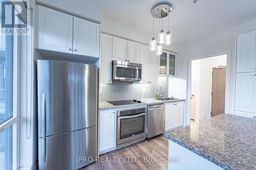 205 - 9088 Yonge Street, Richmond Hill, ON - Indoor Photo Showing Kitchen With Upgraded Kitchen