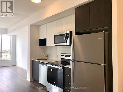 1004 - 202 Burnhamthorpe Road E, Mississauga, ON - Indoor Photo Showing Kitchen With Stainless Steel Kitchen