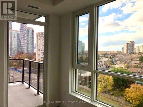 1004 - 202 Burnhamthorpe Road E, Mississauga, ON -  With Balcony With View With Exterior