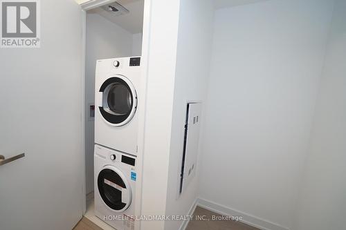 5212 - 3883 Quartz Road, Mississauga, ON - Indoor Photo Showing Laundry Room