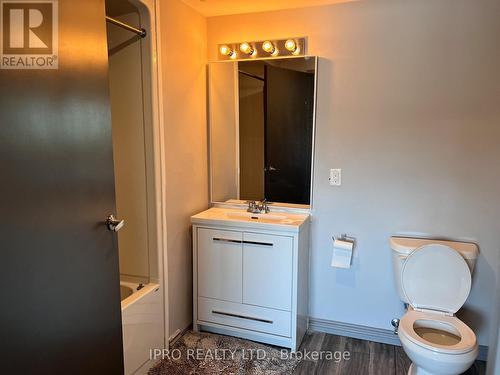 B211 - 275 Larch Street, Waterloo, ON - Indoor Photo Showing Bathroom