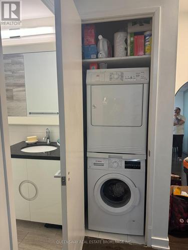 2006 - 90 Parklawn Road, Toronto, ON - Indoor Photo Showing Laundry Room