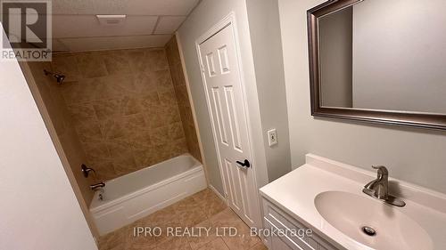 20 Burnley Avenue, Brantford, ON - Indoor Photo Showing Bathroom