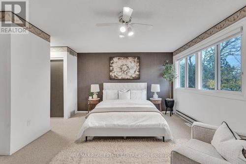 2 - 524 Beechwood Drive E, Waterloo, ON - Indoor Photo Showing Bedroom