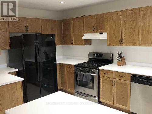 98 Summers Drive, Thorold, ON - Indoor Photo Showing Kitchen