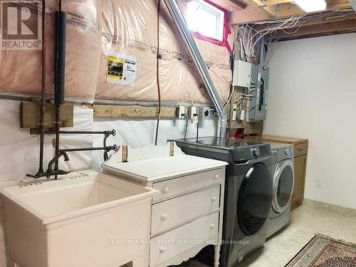 98 Summers Drive, Thorold, ON - Indoor Photo Showing Laundry Room