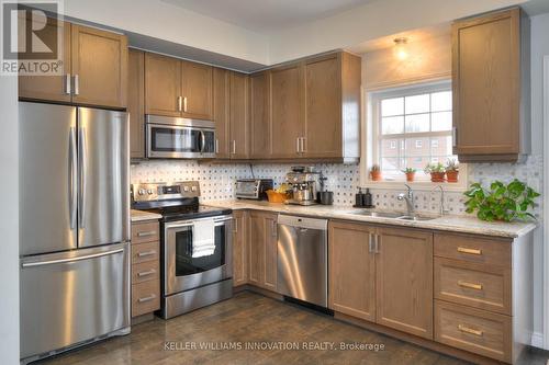 8 Cheltenham Mews, Kitchener, ON - Indoor Photo Showing Kitchen With Double Sink