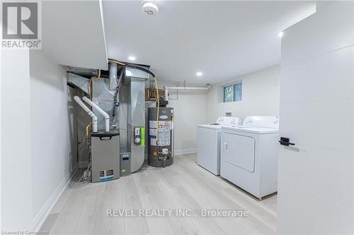 2 - 189 East 31St Street, Hamilton, ON - Indoor Photo Showing Laundry Room