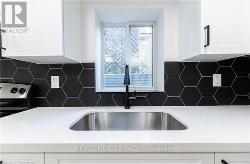 2 - 189 East 31St Street, Hamilton, ON - Indoor Photo Showing Kitchen