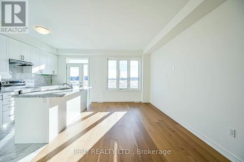 111 Picardy Drive, Hamilton, ON - Indoor Photo Showing Kitchen