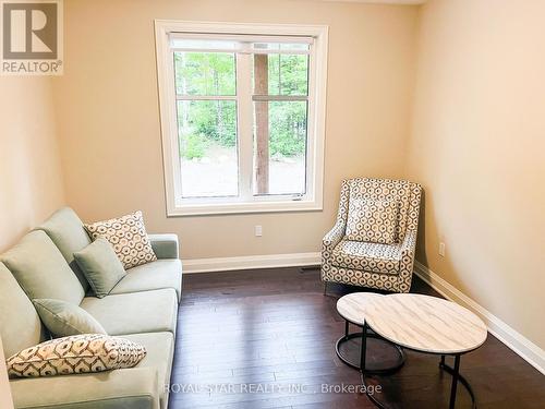 1004 Boyne Ridge Court, Huntsville, ON - Indoor Photo Showing Living Room