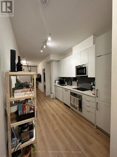 1905 - 2916 Highway 7, Vaughan, ON - Indoor Photo Showing Kitchen