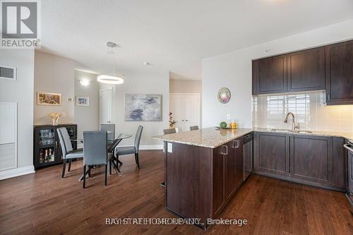 616 - 24 Woodstream Boulevard W, Vaughan, ON - Indoor Photo Showing Kitchen