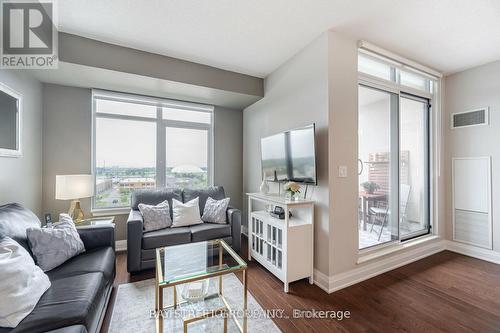 616 - 24 Woodstream Boulevard W, Vaughan, ON - Indoor Photo Showing Living Room