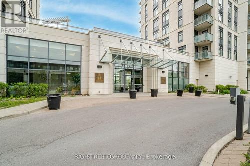 616 - 24 Woodstream Boulevard W, Vaughan, ON - Outdoor